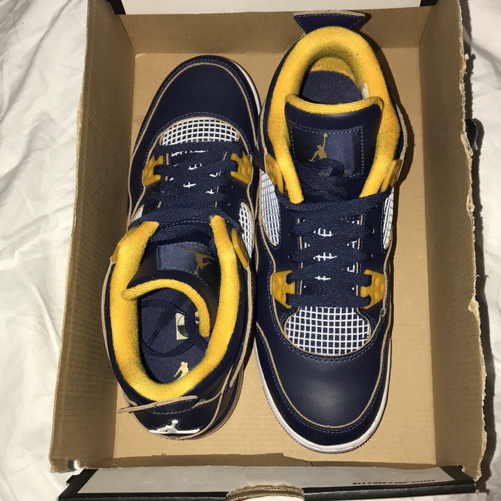 Jordan 4 Retro